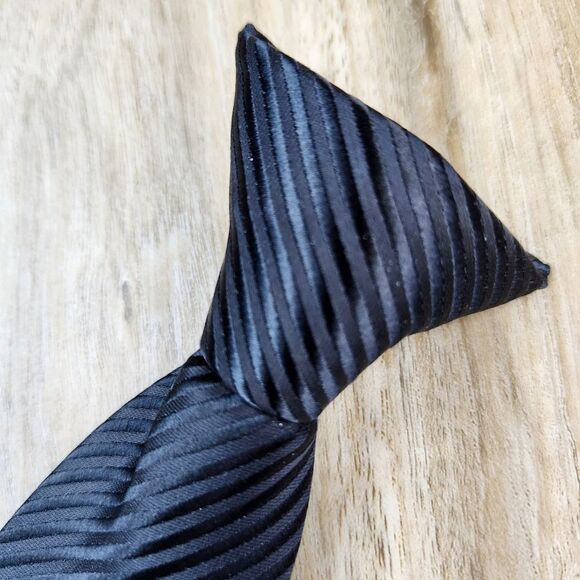 💜Black Satin Striped Pre-Tied Clip-on Tie Youth Large 12/14 - Picture 3 of 7